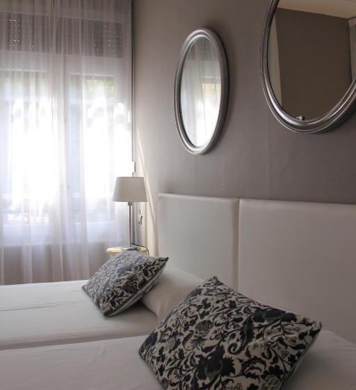 7 Moons Bed & Breakfast