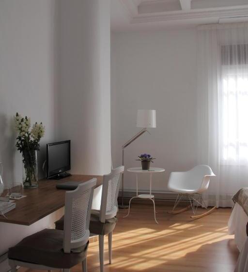 7 Moons Bed & Breakfast