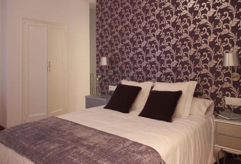 7 Moons Bed & Breakfast