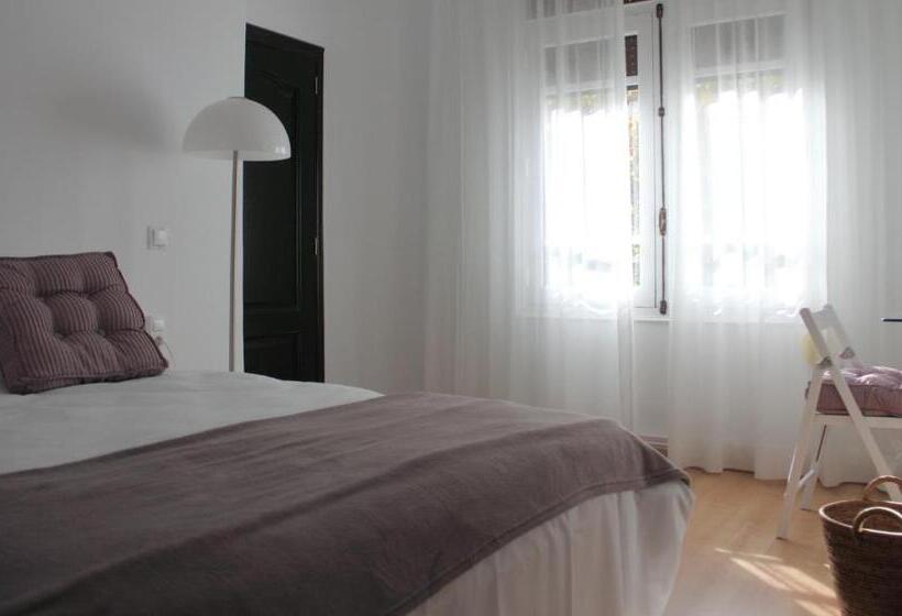 7 Moons Bed & Breakfast