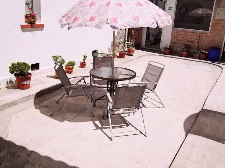 هاستل Heritage Inn