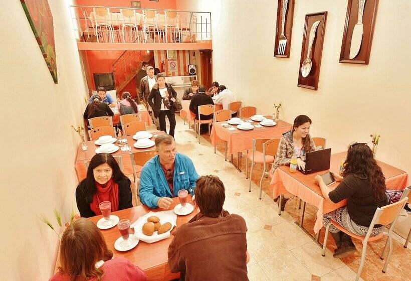 هاستل Hostal Gampala