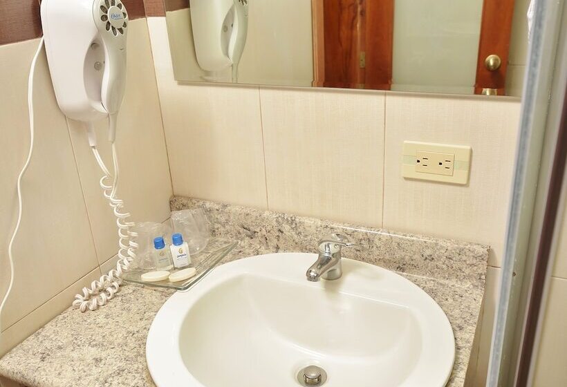 هاستل Hostal Gampala