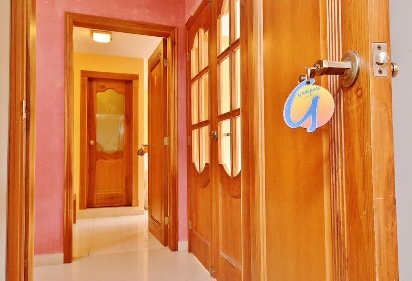 هاستل Hostal Gampala