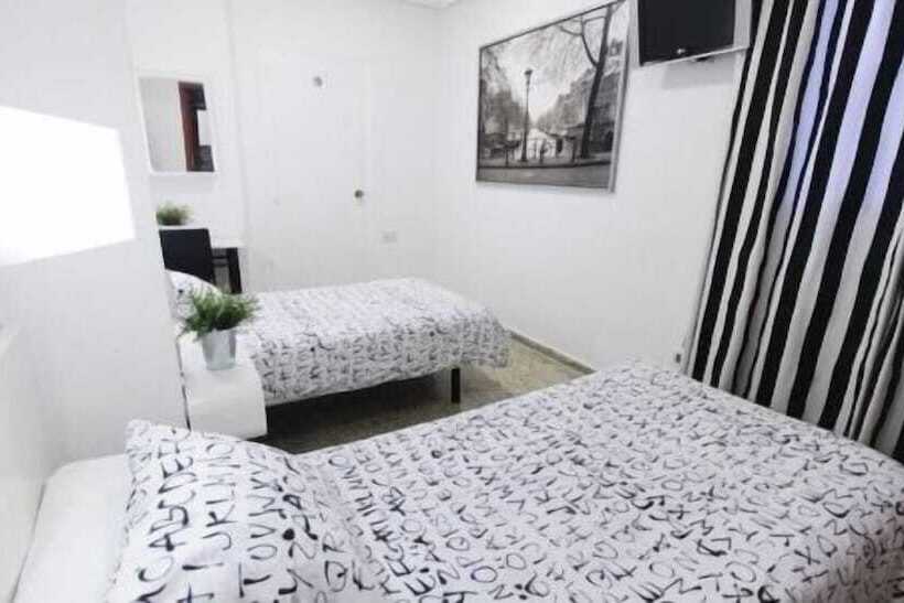 فندق صغير Hostal On Dormire Valencia