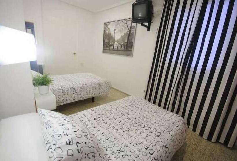 فندق صغير Hostal On Dormire Valencia