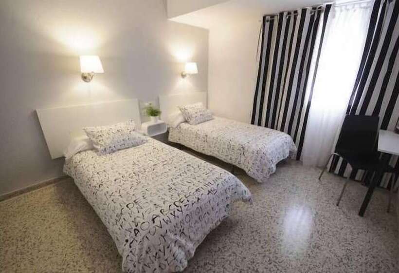 فندق صغير Hostal On Dormire Valencia