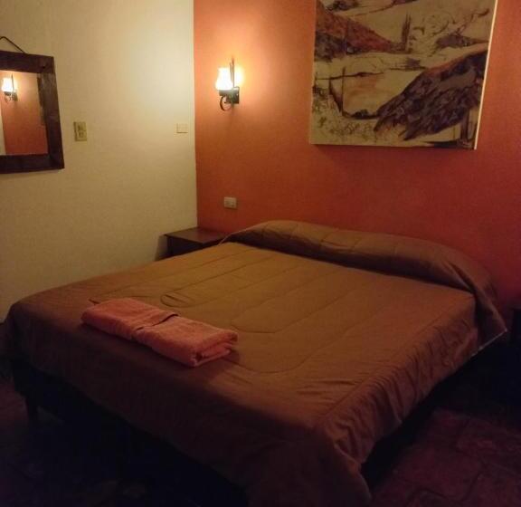 ユースホステル Hostal Rustyk