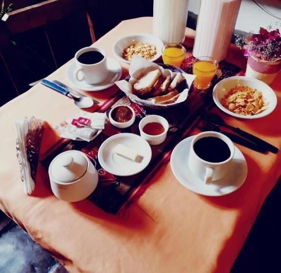 ユースホステル Hostal Rustyk