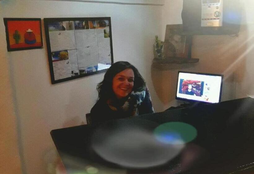 ユースホステル Hostal Rustyk