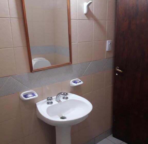 ユースホステル Hostal Rustyk