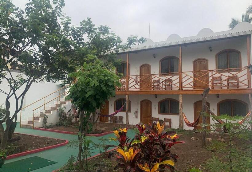 호스텔 Hostal White House Galapagos