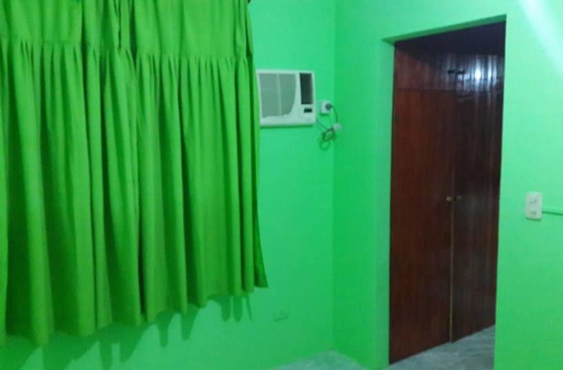 هاستل Residencial Azaleas Place Guest House