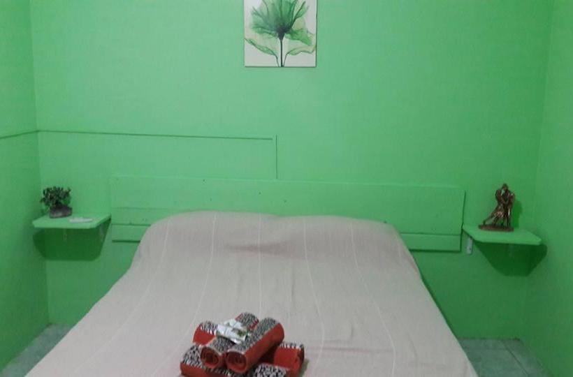 هاستل Residencial Azaleas Place Guest House