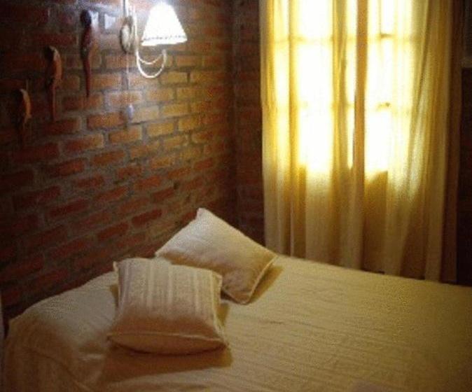 هاستل Residencial Azaleas Place Guest House