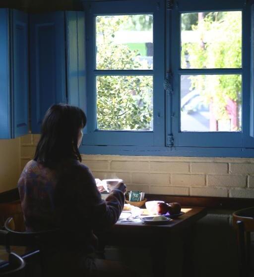 مبيت وإفطار Lago Argentino Hostel