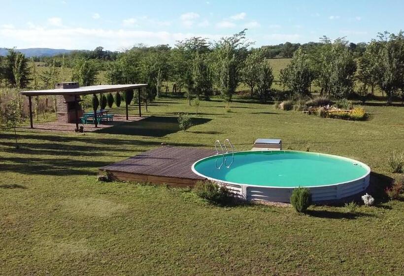 ベッドアンドブレックファースト Refugio Del Guira Guira