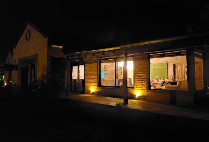 مبيت وإفطار Refugio Del Guira Guira