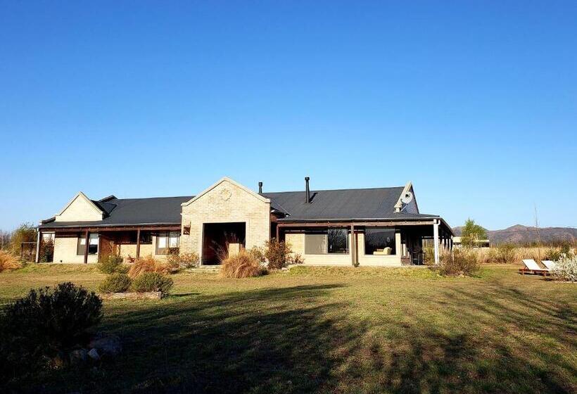 مبيت وإفطار Refugio Del Guira Guira