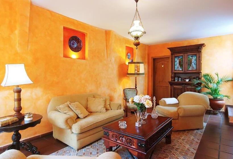 Casa Montalvo Bed & Breakfast