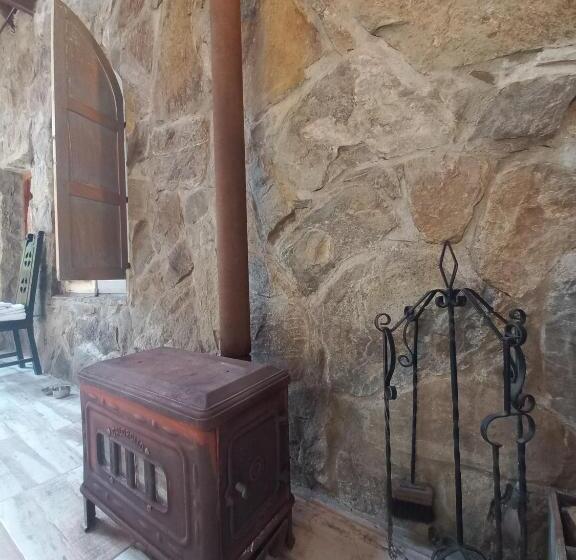 Casita De Piedra B&b