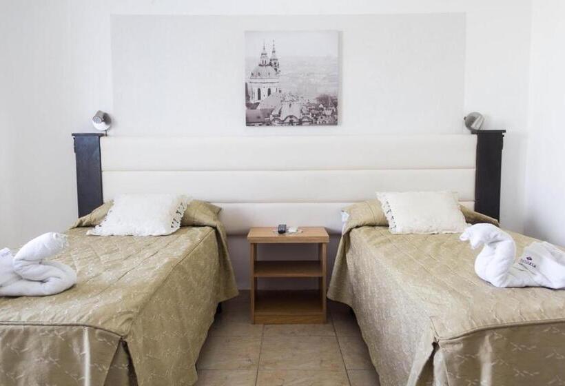 酒店 Casino Fortunata