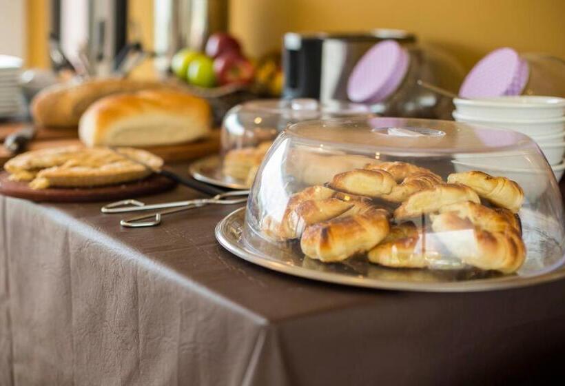 هتل Colinas De Nono