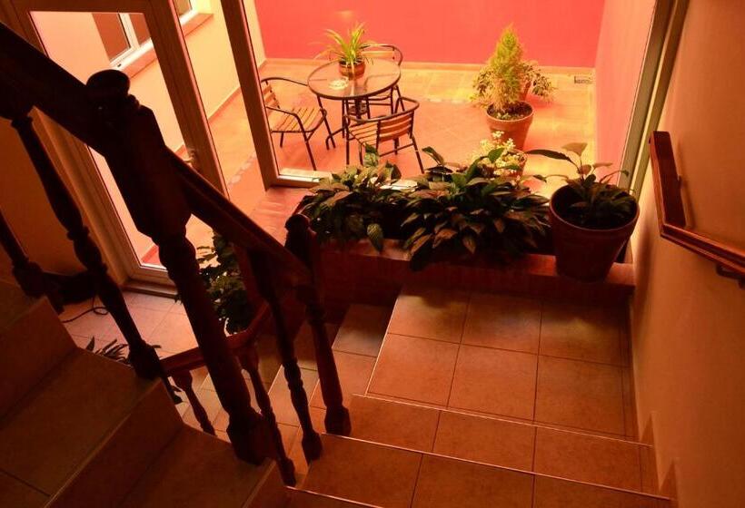 Отель Costa Limay