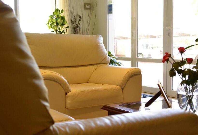 Отель Costa Limay