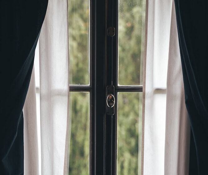 هتل Hostal Cruz Chica