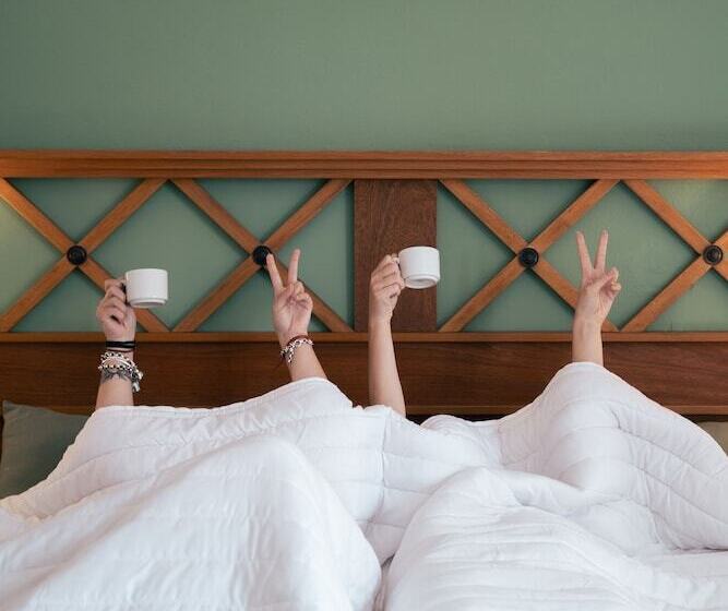 هتل Hostal Cruz Chica