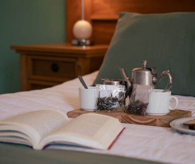 هتل Hostal Cruz Chica