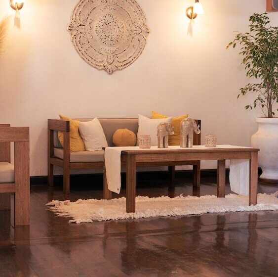 هتل Hostal Cruz Chica