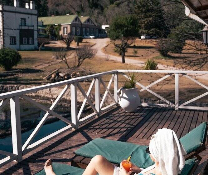 هتل Hostal Cruz Chica