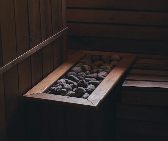 هتل Hostal Cruz Chica