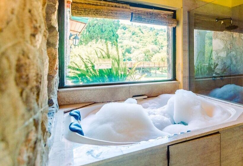 هتل Hostal Cruz Chica