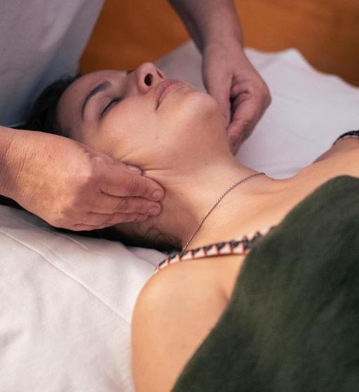 هتل Hostal Cruz Chica