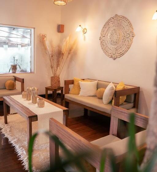 هتل Hostal Cruz Chica