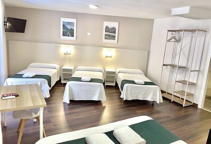 هتل Hostal Gran Vía