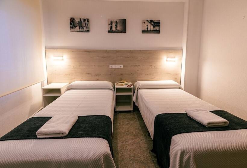 هتل Hostal Gran Vía