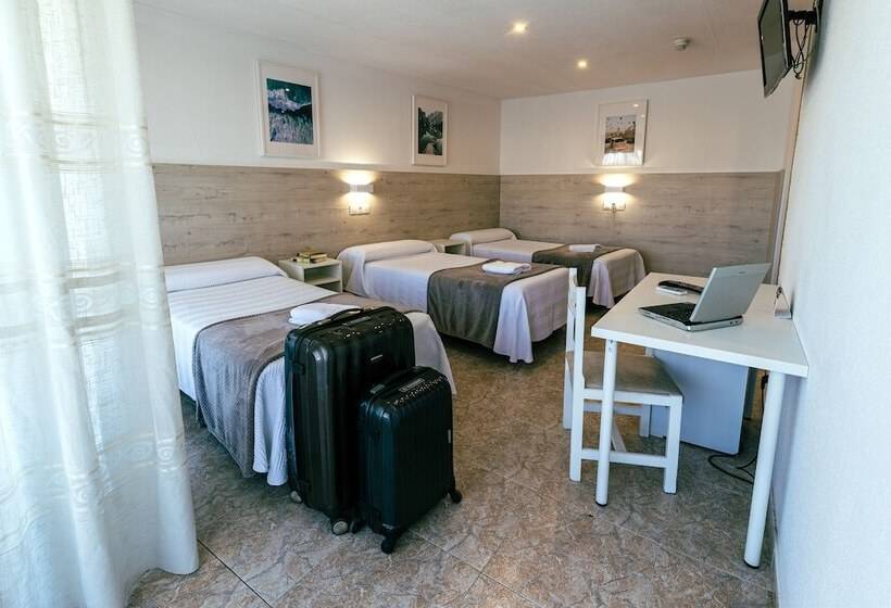 هتل Hostal Gran Vía