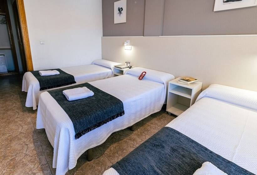 هتل Hostal Gran Vía