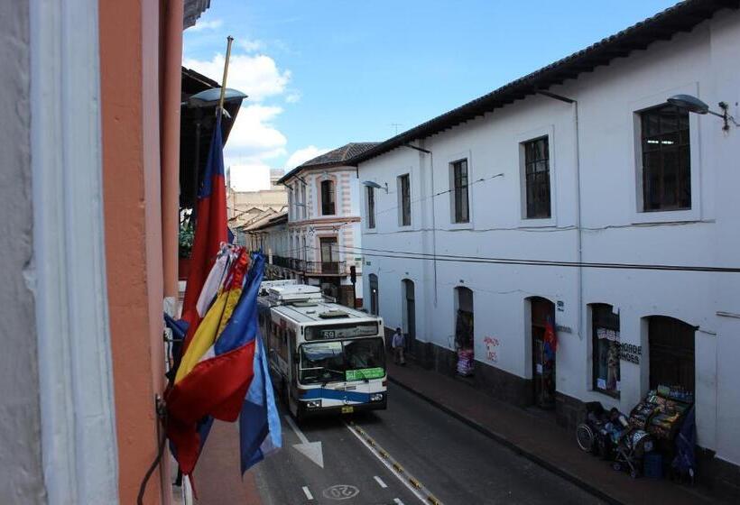 هتل Hostal Yumbo Imperial