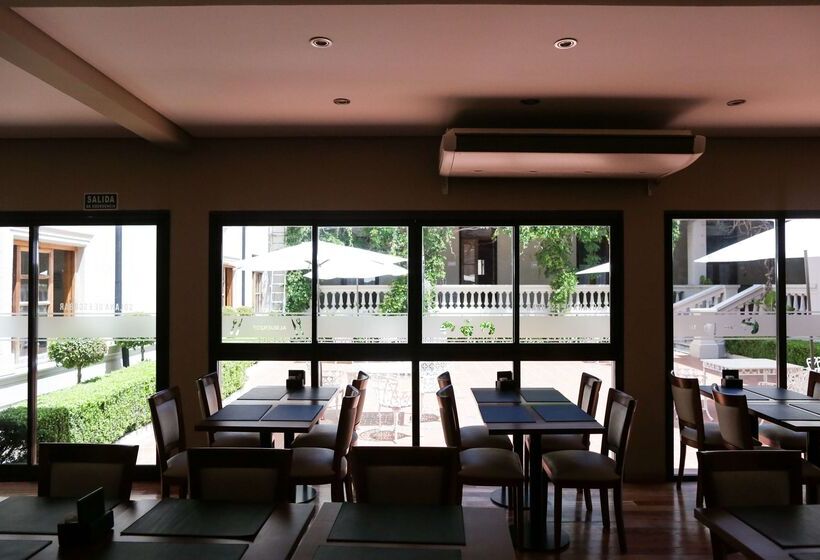 호텔 Howard Johnson Resort & Spa Escobar