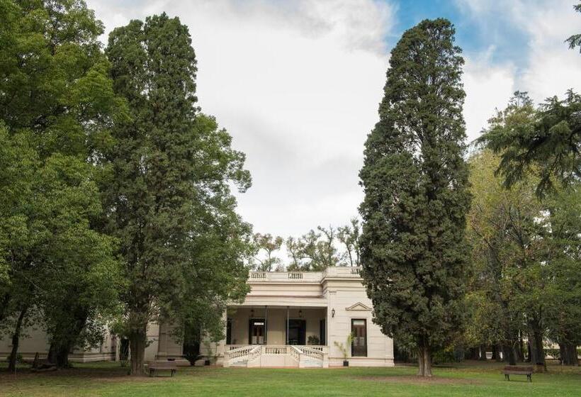 호텔 Howard Johnson Resort & Spa Escobar