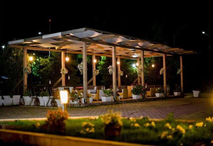 בית מלון כפרי Kadrisa