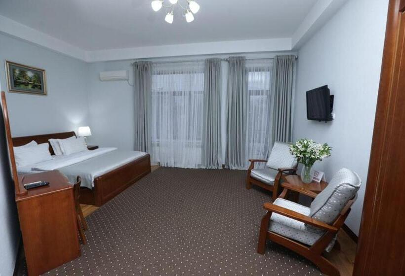 هتل Khujand Grand