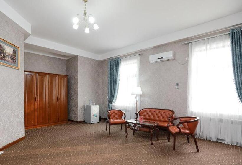 هتل Khujand Grand