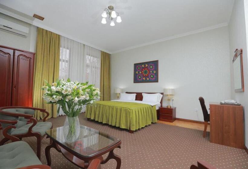 هتل Khujand Grand