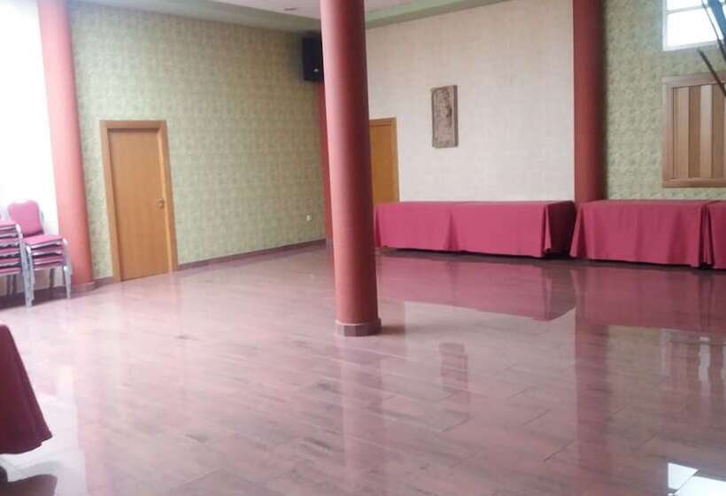 هتل Pio Xii Jumilla